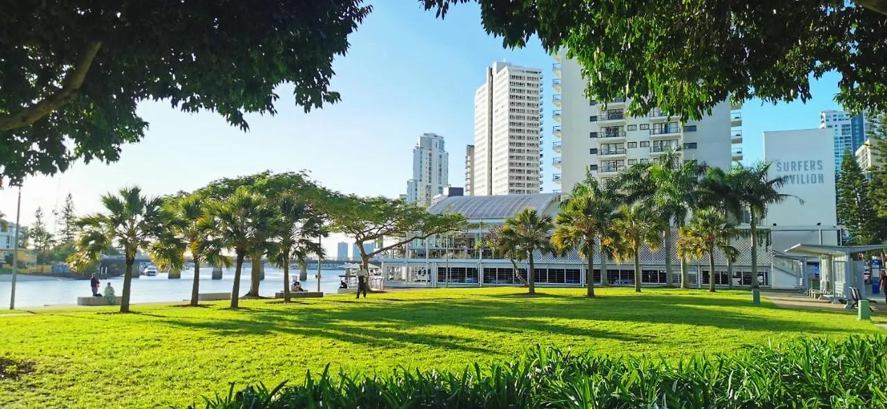 Beachside 2 Bedroom Apt In The Heart Of Surfers Paradise - Chevron Renaissance - Free Parking Gold Coast 0*,  Australia