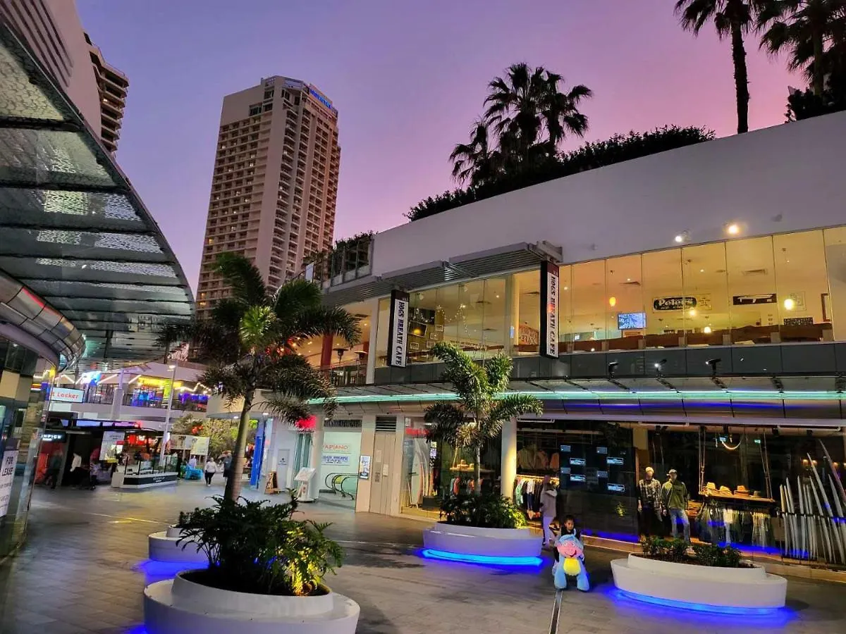 Beachside 2 Bedroom Apt In The Heart Of Surfers Paradise - Chevron Renaissance - Free Parking Gold Coast 0*,  Australia