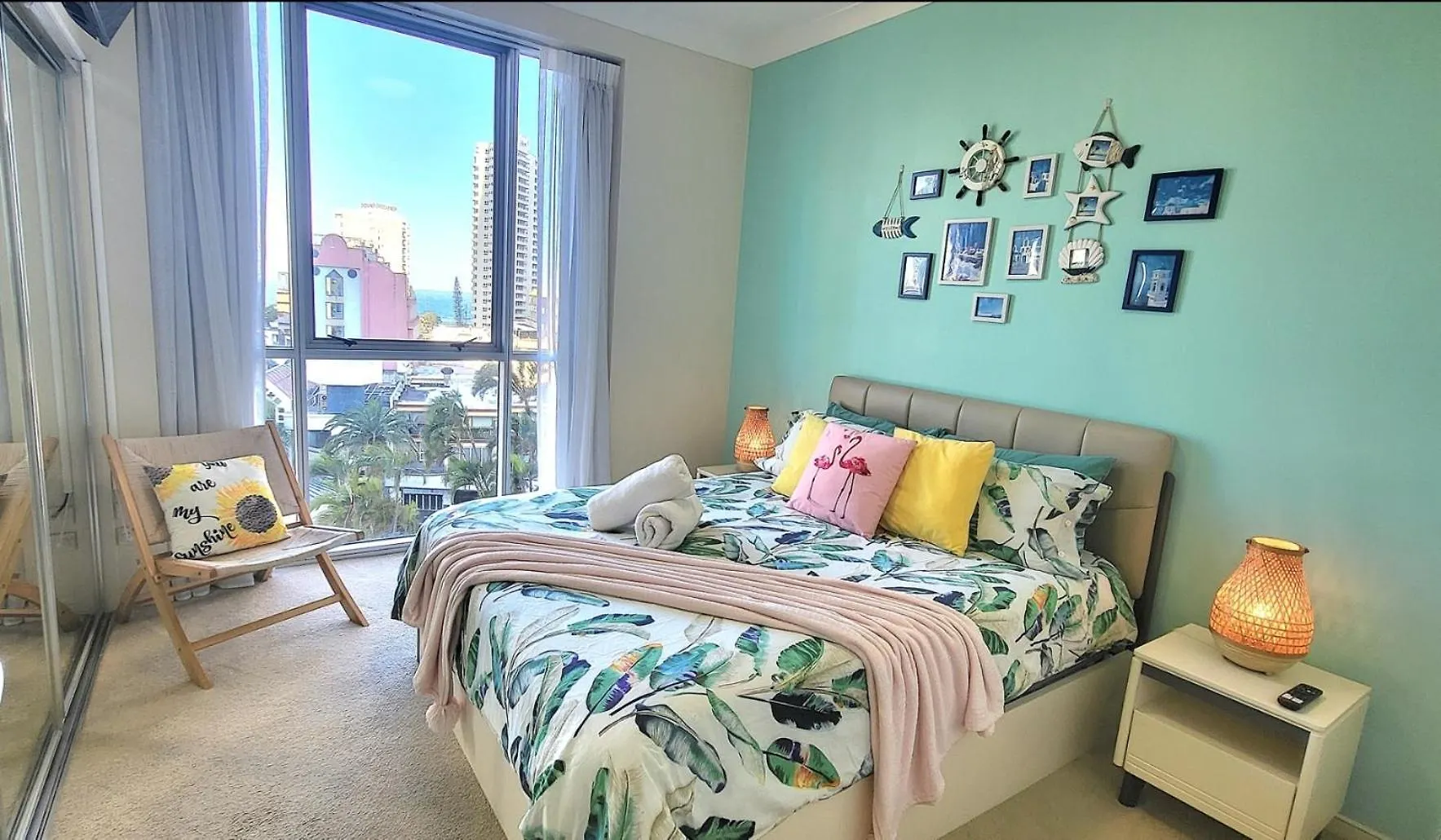 Beachside 2 Bedroom Apt In The Heart Of Surfers Paradise - Chevron Renaissance - Free Parking Gold Coast 0*,  Australia