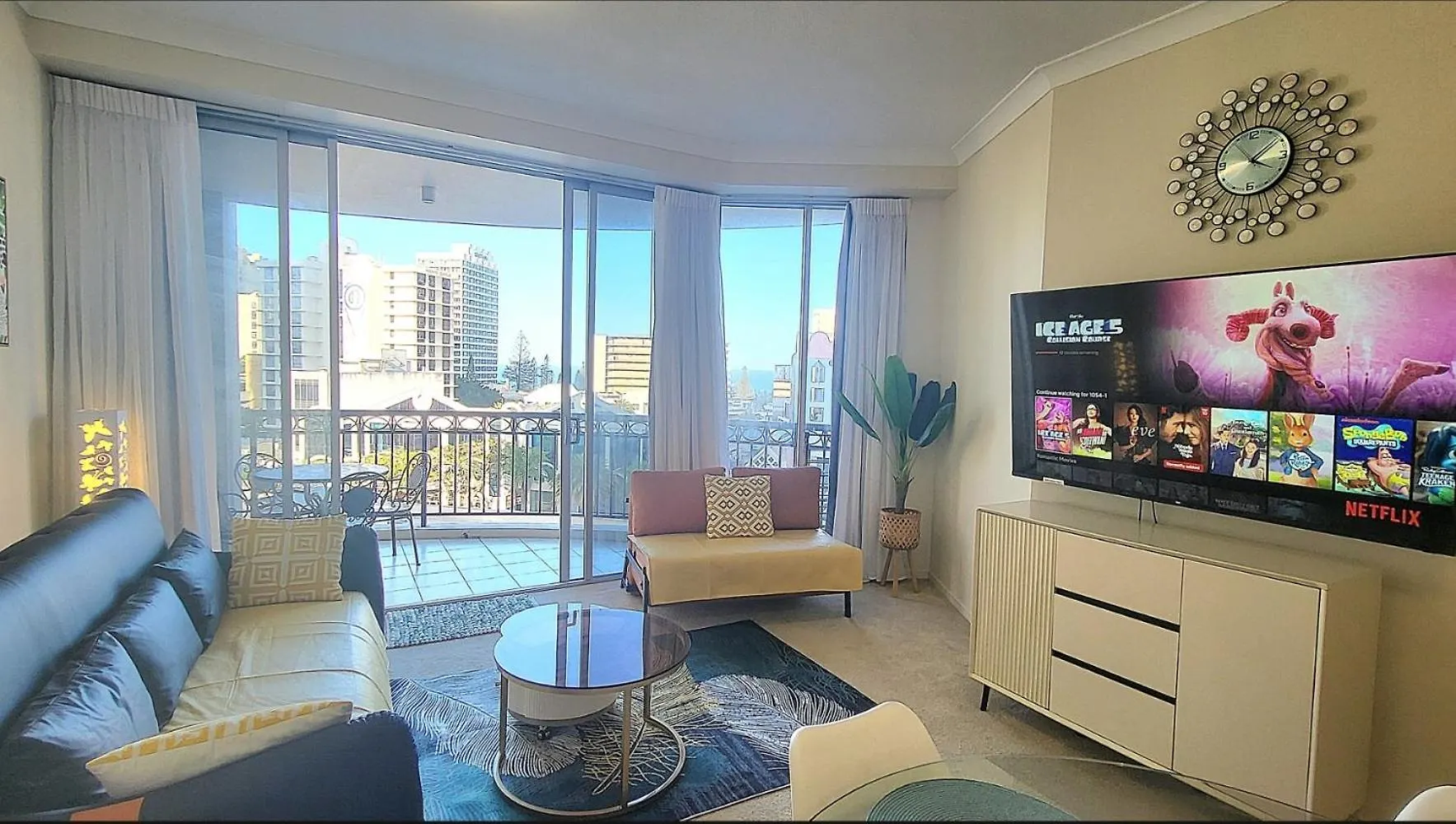 Beachside 2 Bedroom Apt In The Heart Of Surfers Paradise - Chevron Renaissance - Free Parking Gold Coast Apartment