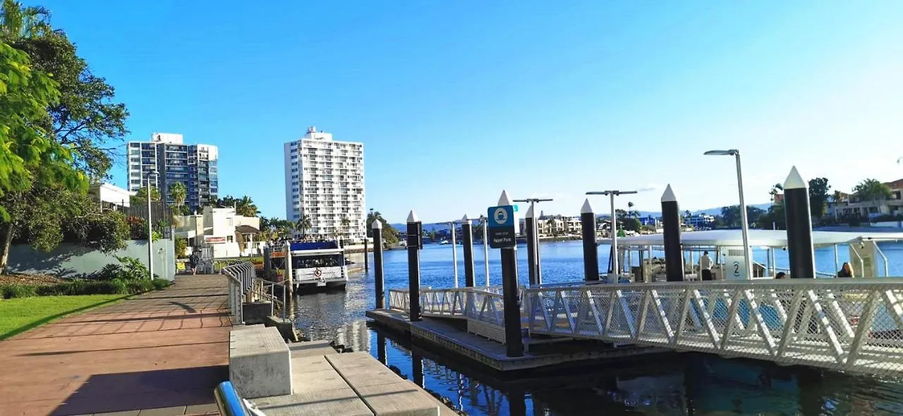 Beachside 2 Bedroom Apt In The Heart Of Surfers Paradise - Chevron Renaissance - Free Parking غولد كوست شقة